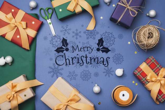 Flat lay of colorful christmas gifts mock-up Free Psd